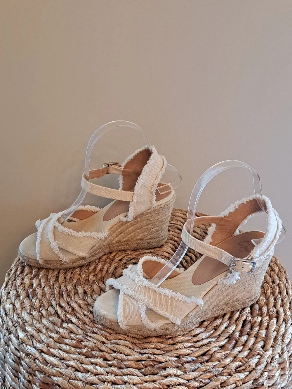Castaner Womens Luxury Summer Ivory Fringed Canvas Espadrille Wedge Sandals 38